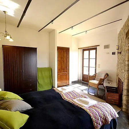 Villa Sleeps 12 Pool Wifi *